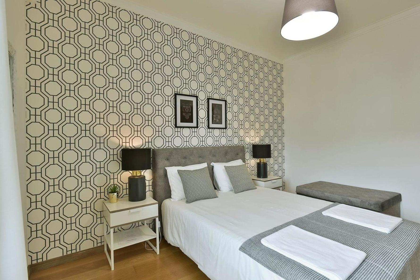 Studio Fuer 9 Personen Und 1 Kind In Lissabon, Regio De Costa De - B58348 Apartment Lissabon